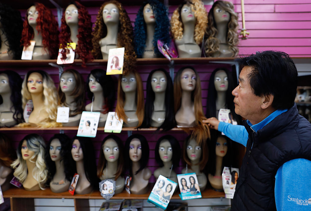 bob lee with wigs